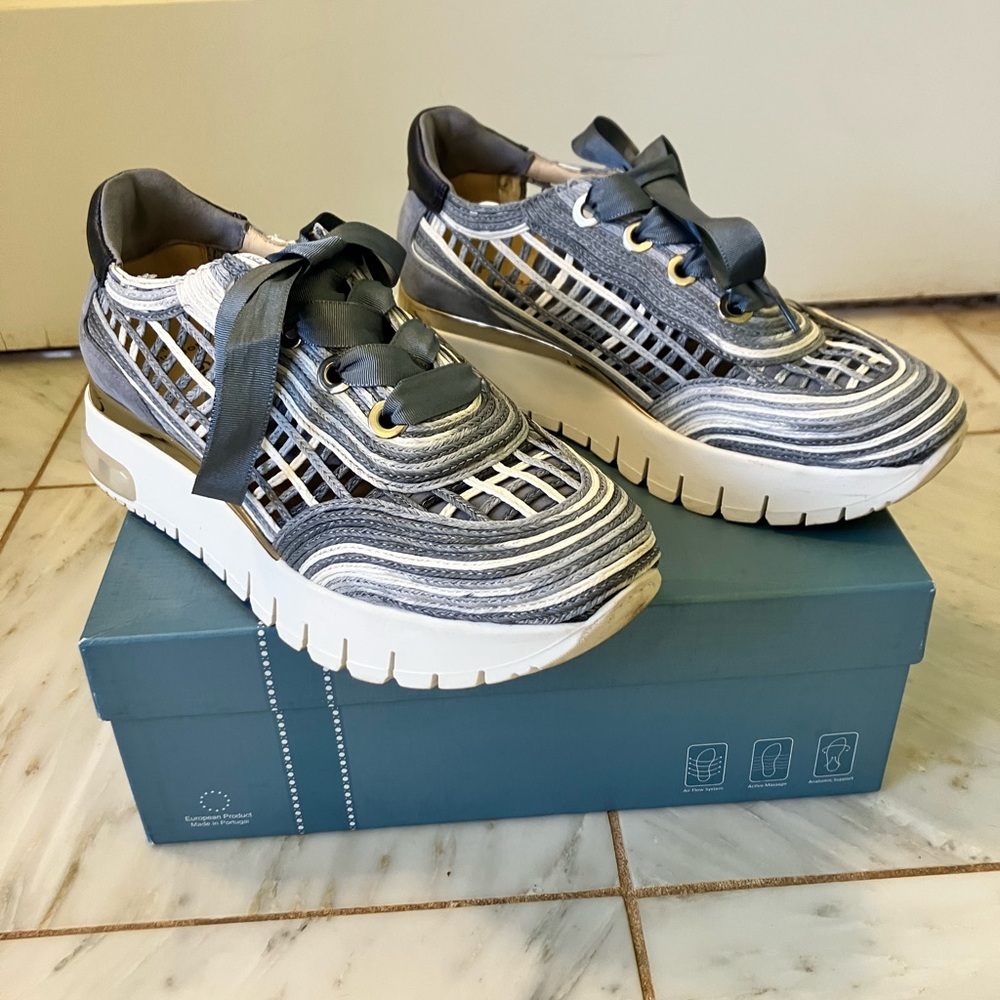 Funky, Blue Soft Wave Sneakers